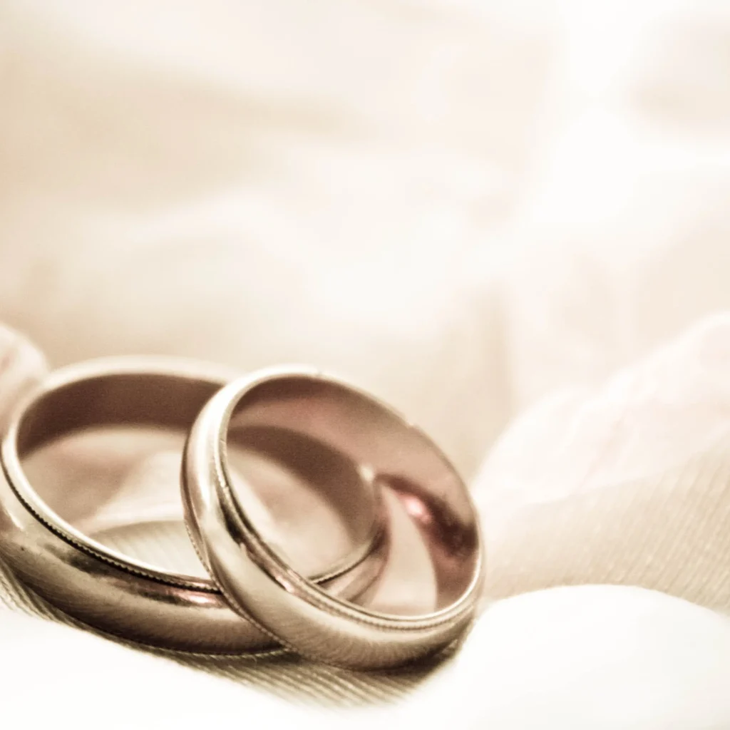 مكتب يساعد في استخراج تصريح زواج